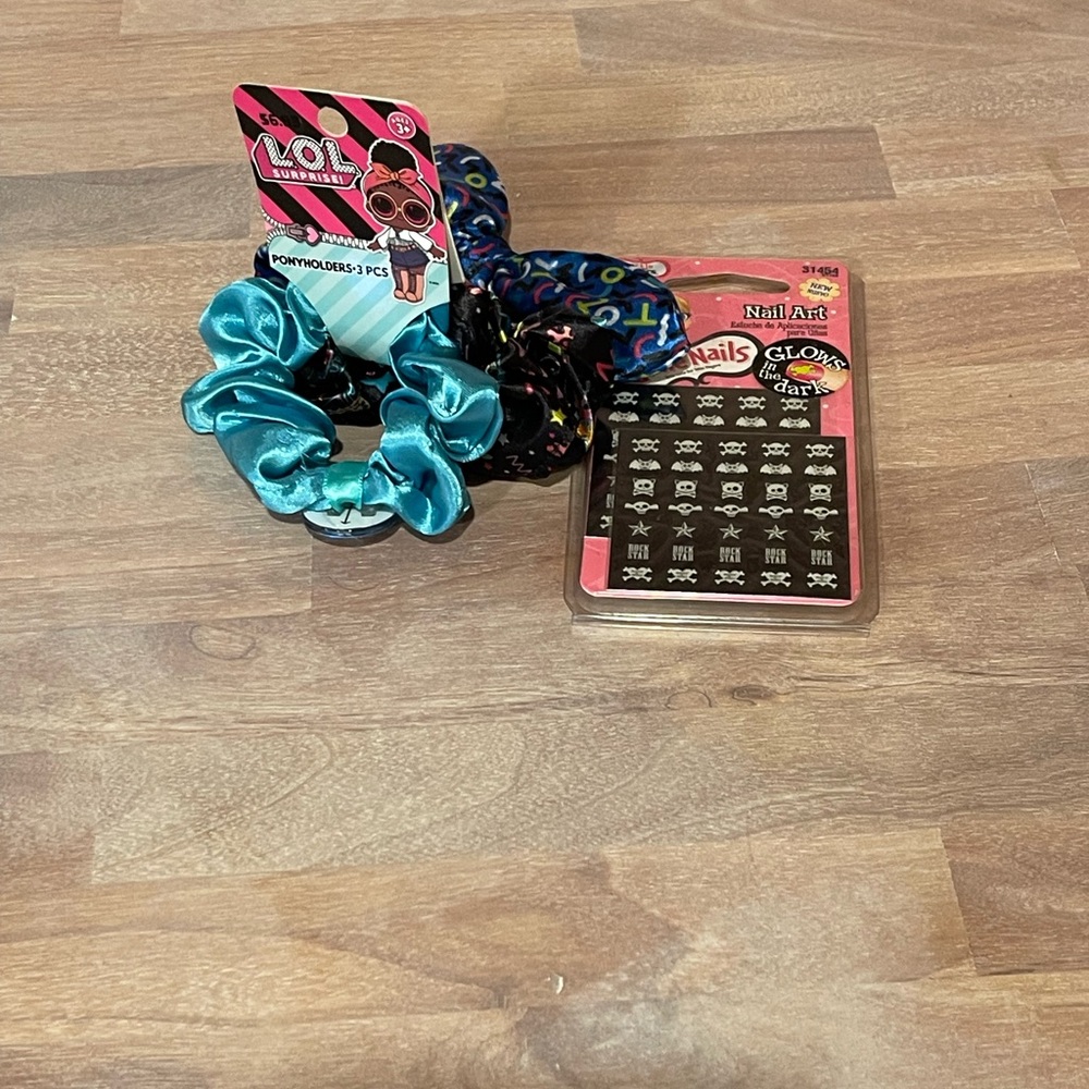 L.O.L. Surprise! Blue and Black Hair Scrunchies Set